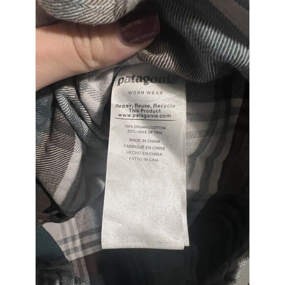 Patagonia Lightweight Fjord Flannel Shirt Men Medium Green Gray Plaid Button Up - Picture 4 of 6